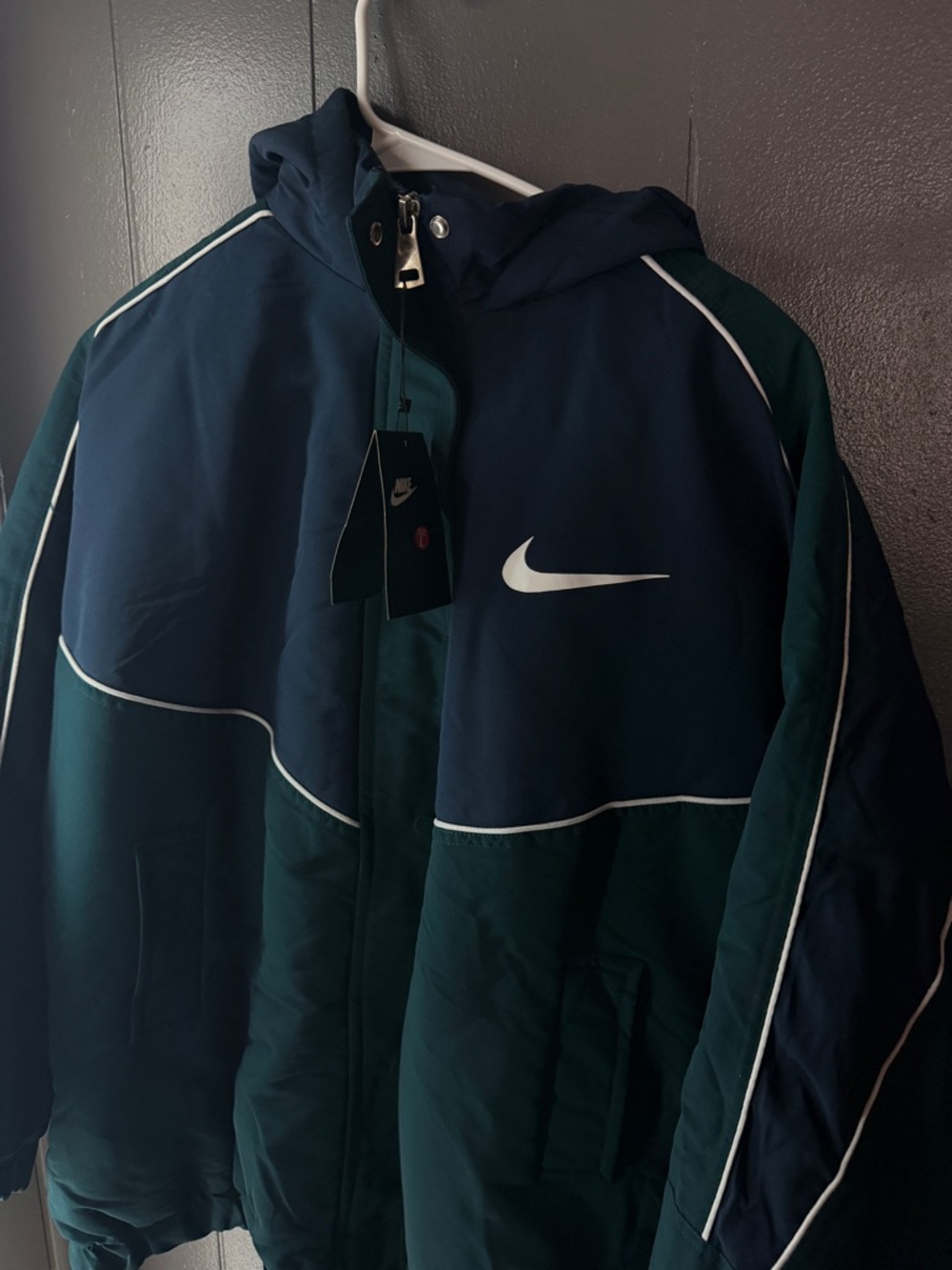 Nike Men's Navy & Teal Hooded Puffer Jacket
